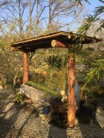 ナギの木で作った水鉢です